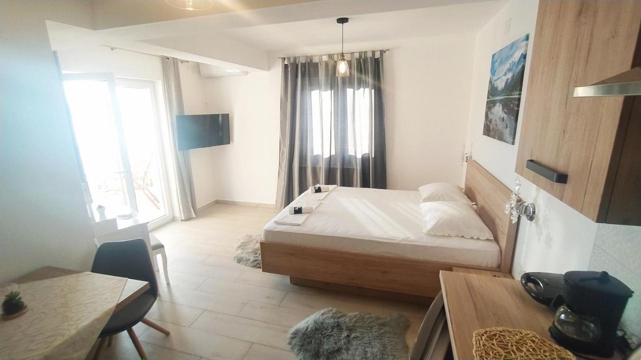 Antonio 2 Senj (Lika-Senj)